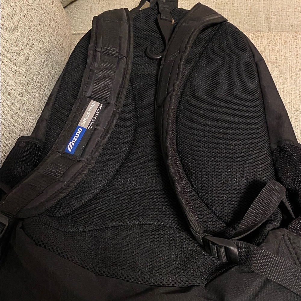 Mizuno Black and White sport Large baseball Backpack - Picture 3 of 7